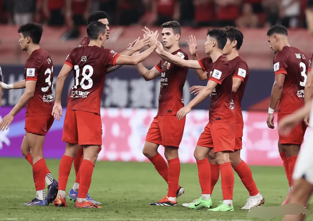 赛地聚焦——足总杯今夜热度飙升，上海申花队长鼓劲，底气十足，临场指挥获称赞的简单介绍